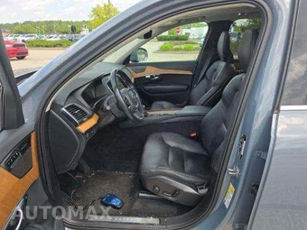 2022 Volvo XC90 T6 Momentum 7-Passenger - miniatura 7