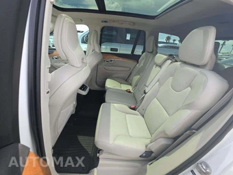 2022 Volvo XC90 T6 Momentum 7-Passenger - miniatura 13