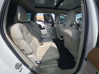 2022 Volvo XC90 T6 Momentum 7-Passenger - miniatura 17