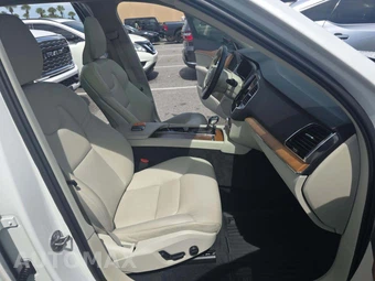 2022 Volvo XC90 T6 Momentum 7-Passenger - miniatura 19