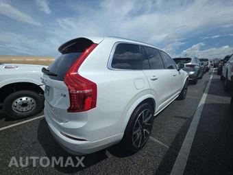 2022 Volvo XC90 T6 Momentum 7-Passenger - miniatura 3