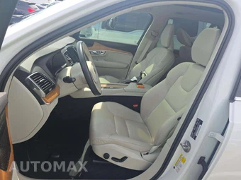 2022 Volvo XC90 T6 Momentum 7-Passenger - miniatura 6