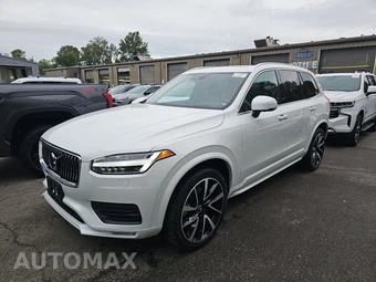 2022 Volvo XC90 T6 Momentum 7-Passenger