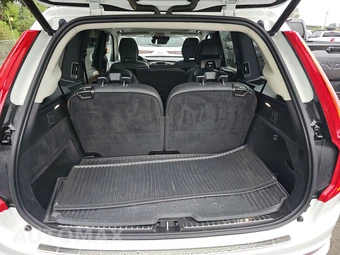 2022 Volvo XC90 T6 Momentum 7-Passenger - miniatura 17