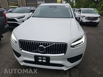 2022 Volvo XC90 T6 Momentum 7-Passenger - miniatura 2