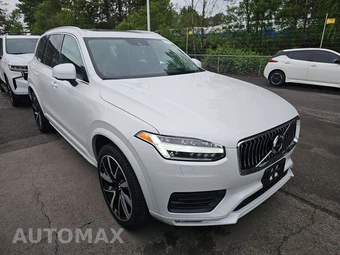 2022 Volvo XC90 T6 Momentum 7-Passenger - miniatura 3