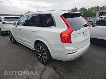 2022 Volvo XC90 T6 Momentum 7-Passenger - miniatura 6