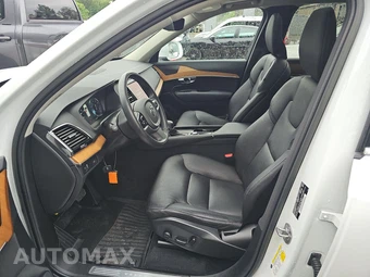 2022 Volvo XC90 T6 Momentum 7-Passenger - miniatura 7