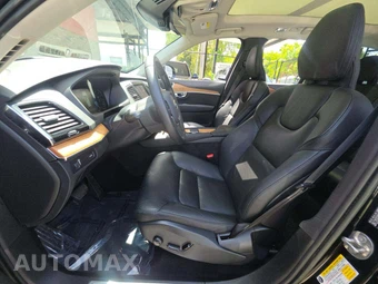 2022 Volvo XC90 T6 Momentum 7-Passenger - miniatura 6