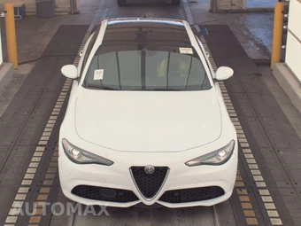 2023 Alfa Romeo Giulia Ti – miniatura 2
