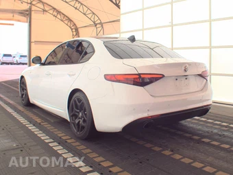 2023 Alfa Romeo Giulia Ti – miniatura 6