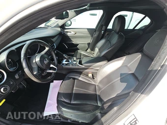 2023 Alfa Romeo Giulia Ti – miniatura 7