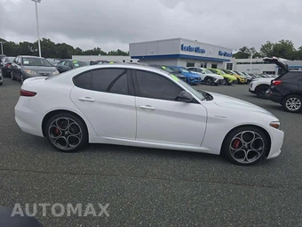 2023 Alfa Romeo Giulia Veloce - miniatura 4