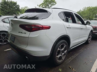 2023 Alfa Romeo Stelvio Ti – miniatura 3