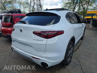 2023 Alfa Romeo Stelvio Ti – miniatura 3