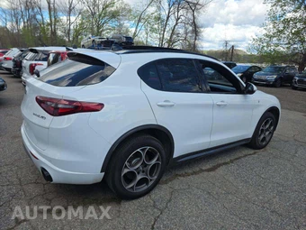 2023 Alfa Romeo Stelvio Ti – miniatura 4