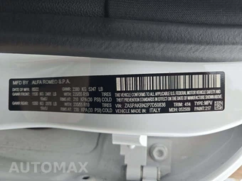 2023 Alfa Romeo Stelvio Ti – miniatura 5