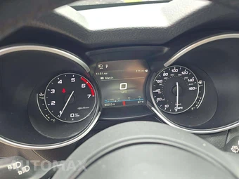 2023 Alfa Romeo Stelvio Ti – miniatura 9
