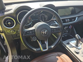 2023 Alfa Romeo Stelvio Ti – miniatura 10