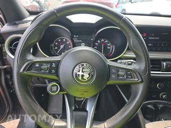 2023 Alfa Romeo Stelvio Ti – miniatura 10