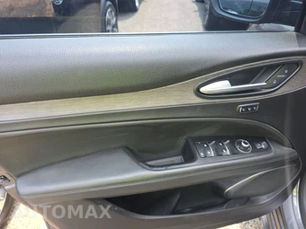 2023 Alfa Romeo Stelvio Ti – miniatura 9