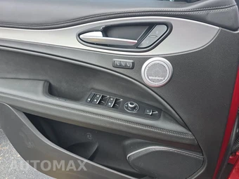 2023 Alfa Romeo Stelvio Veloce - miniatura 9