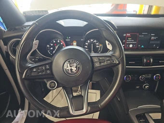 2023 Alfa Romeo Stelvio Veloce - miniatura 10