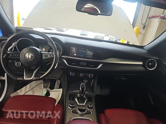 2023 Alfa Romeo Stelvio Veloce - miniatura 11