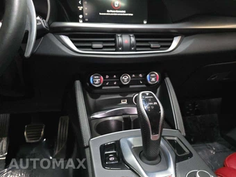 2023 Alfa Romeo Stelvio Veloce - miniatura 10