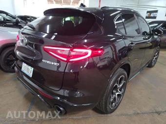 2023 Alfa Romeo Stelvio Veloce - miniatura 3