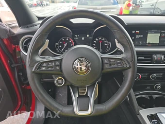 2023 Alfa Romeo Stelvio Veloce - miniatura 10