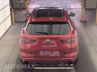 2023 Alfa Romeo Stelvio Veloce - miniatura 5