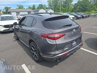 2023 Alfa Romeo Stelvio Veloce - miniatura 2