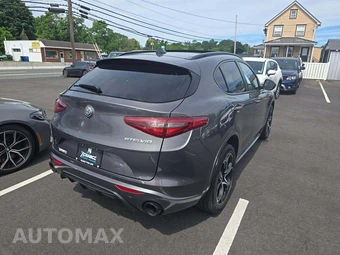 2023 Alfa Romeo Stelvio Veloce - miniatura 3