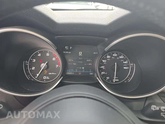2023 Alfa Romeo Stelvio Veloce - miniatura 9
