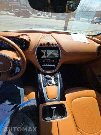 2023 Aston Martin DBX V8 - miniatura 10