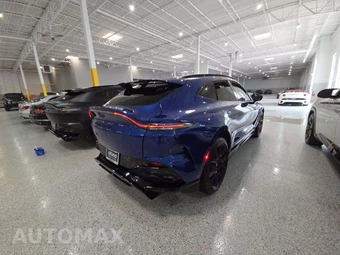 2023 Aston Martin DBX707 - miniatura 3