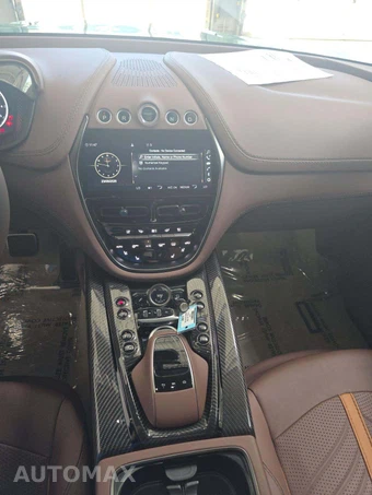2023 Aston Martin DBX707 - miniatura 10