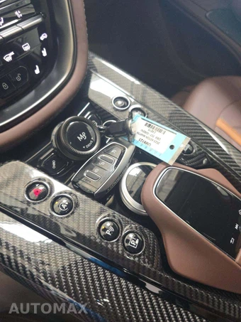 2023 Aston Martin DBX707 - miniatura 8
