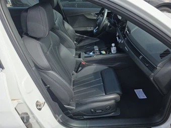 2023 Audi A4 Sedan S line Premium Plus – miniatura 8