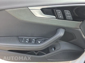 2023 Audi A4 Sedan S line Premium Plus – miniatura 9