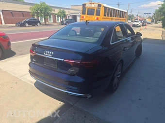 2023 Audi A4 Sedan S line Premium Plus - miniatura 3