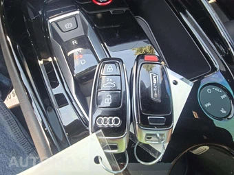 2023 Audi e-tron GT quattro Premium Plus – miniatura 5
