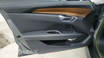 2023 Audi e-tron GT quattro Premium Plus – miniatura 35