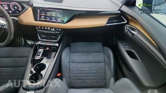 2023 Audi e-tron GT quattro Premium Plus – miniatura 37
