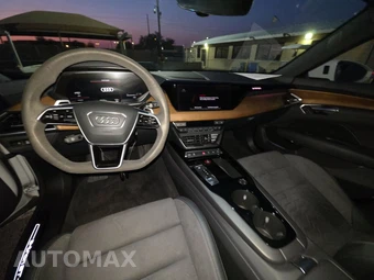 2023 Audi e-tron GT quattro Prestige – miniatura 11