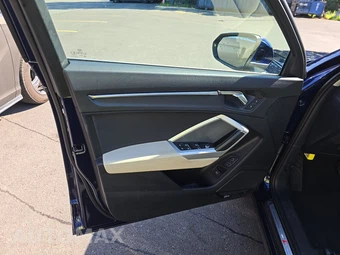 2023 Audi Q3 S line Premium Plus – miniatura 9