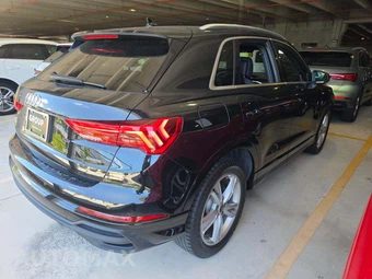 2023 Audi Q3 S line Premium Plus – miniatura 3
