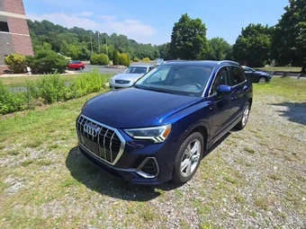 2023 Audi Q3 S line Premium