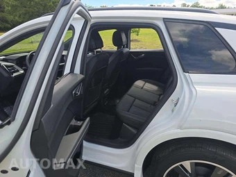2023 Audi Q4 e-tron Premium Plus 50 – miniatura 10